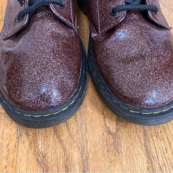 Dr. Martens Kids Boots in Shimmering Brown - Picture 2 of 8